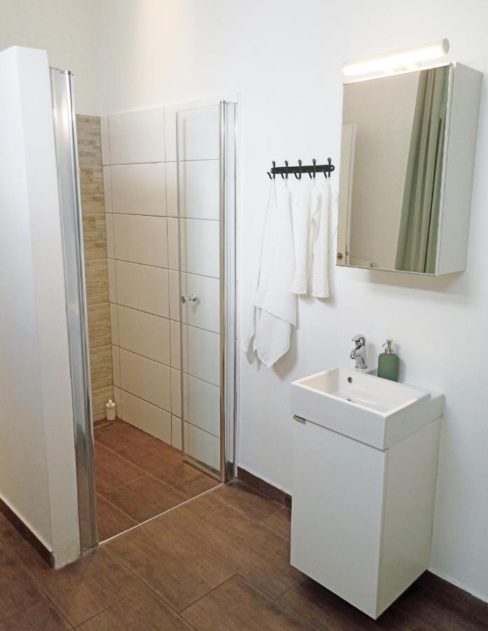 3 Bedrooms With Ensuite Bathrooms Відень Екстер'єр фото